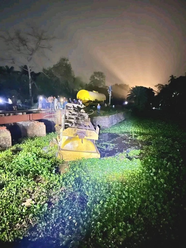 Oil train derails in Madhabpur, rail communication with Sylhet suspended
